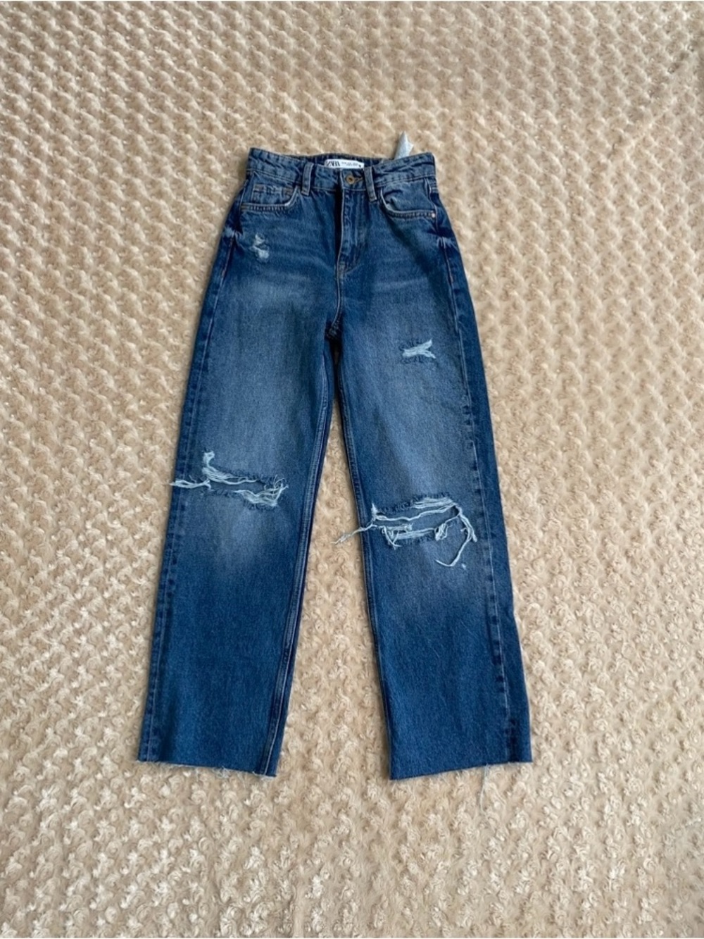 Zara high-rise ripped Women size 0 jeans wide-leg cut and distressed detailing